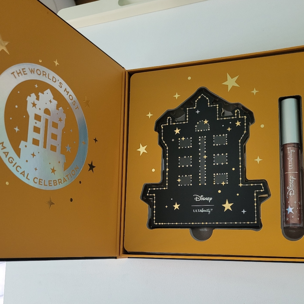 NWT Disney World Hollywood Studios Makeup Vault - Picture 12 of 15